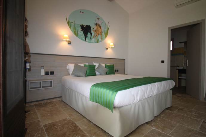 Imagen de la habitación del Hotel H&ocirc;tel Mas des Barres. Foto 6