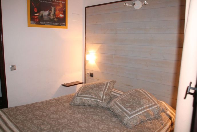 Imagen de la habitación del Hotel H&ocirc;tel Mas des Barres. Foto 14