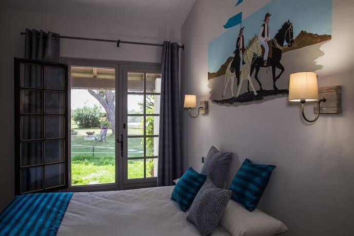 Imagen de la habitación del Hotel H&ocirc;tel Mas des Barres. Foto 20