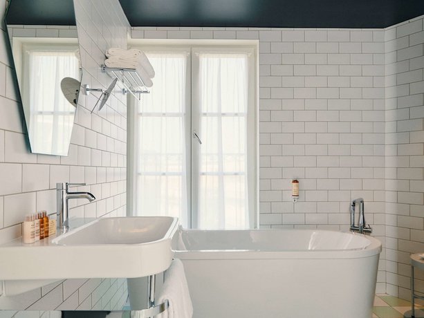 Imagen de la habitación del Hotel Hôtel Mercure Marseille Canebière. Foto 6