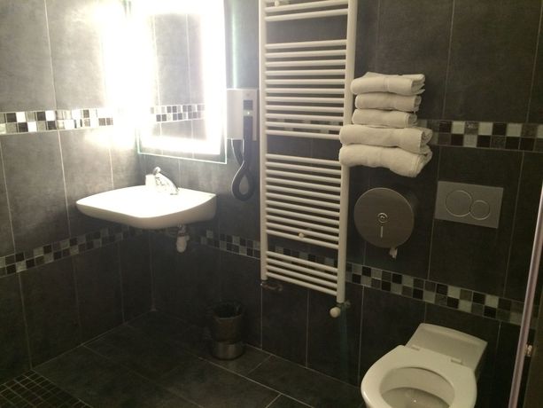 Imagen de la habitación del Hotel Hôtel Mimosa. Foto 16