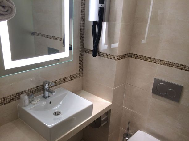 Imagen de la habitación del Hotel H&ocirc;tel Mimosa, Gare du Nord. Foto 6