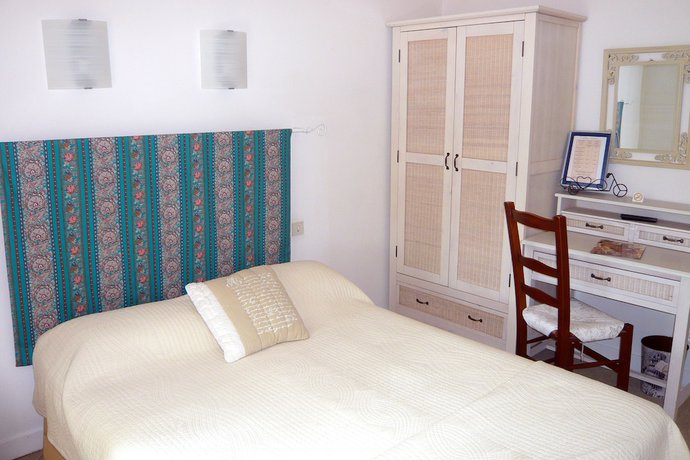 Imagen de la habitación del Hotel H&ocirc;tel Mistral, Mas-Blanc-des-Alpilles. Foto 3