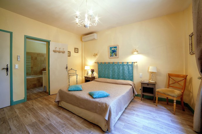 Imagen de la habitación del Hotel H&ocirc;tel Mistral, Mas-Blanc-des-Alpilles. Foto 5