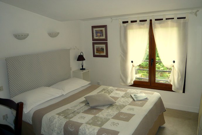 Imagen de la habitación del Hotel H&ocirc;tel Mistral, Mas-Blanc-des-Alpilles. Foto 9