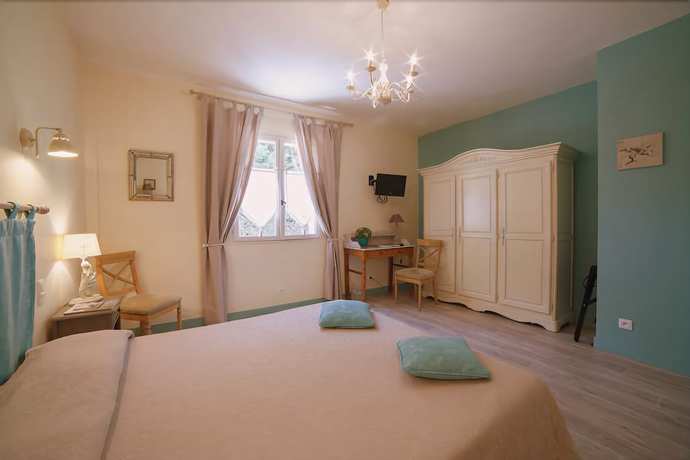 Imagen de la habitación del Hotel H&ocirc;tel Mistral, Mas-Blanc-des-Alpilles. Foto 10