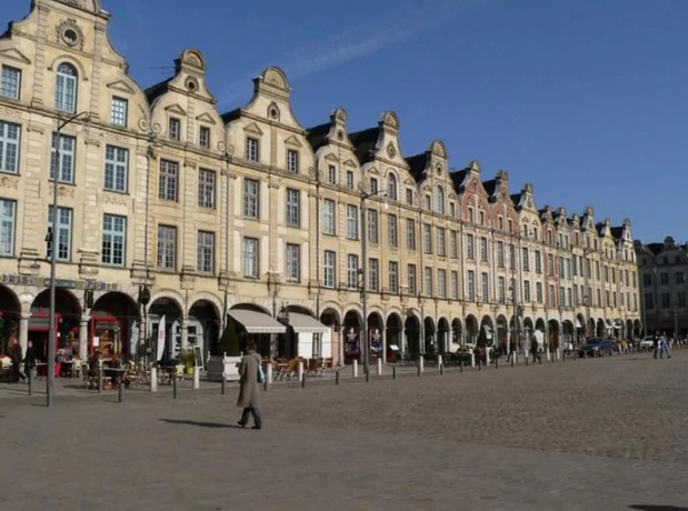 Imagen general del Hotel H&ocirc;tel Moderne, ARRAS. Foto 2