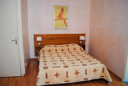 Imagen de la habitación del Hotel H&ocirc;tel Montmirail. Foto 9