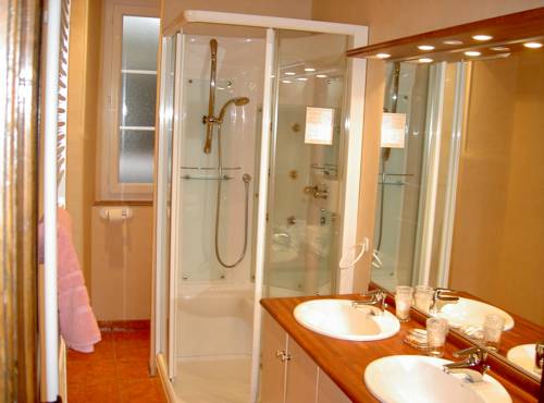 Imagen de la habitación del Hotel Hôtel Panoramic Et Des Bains. Foto 13