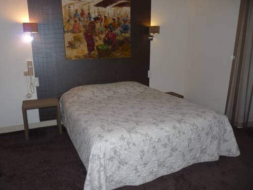 Imagen de la habitación del Hotel H&ocirc;tel Patton. Foto 5