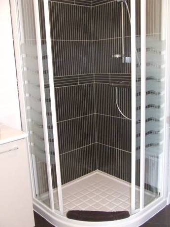 Imagen de la habitación del Hotel H&ocirc;tel Patton. Foto 11