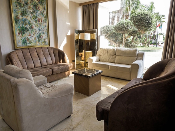 Imagen de los interiores del Hotel H&ocirc;tel Phoenix, Or&aacute;n. Foto 12
