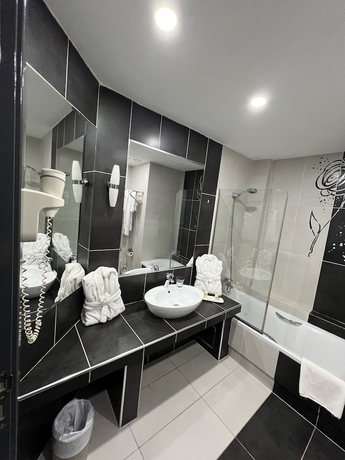 Imagen de la habitación del Hotel H&ocirc;tel Phoenix, Or&aacute;n. Foto 8
