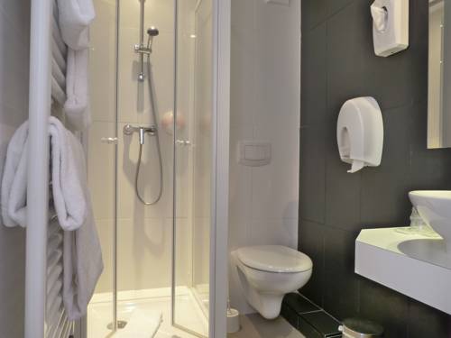 Imagen de la habitación del Hotel H&ocirc;tel Port Haliguen. Foto 7