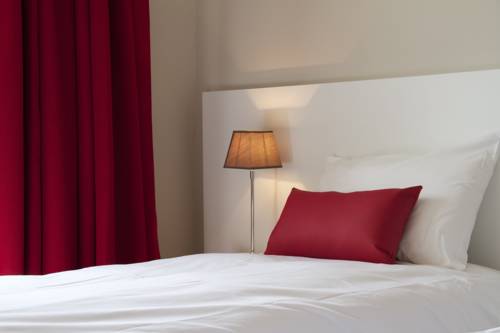 Imagen de la habitación del Hotel H&ocirc;tel Port Haliguen. Foto 9