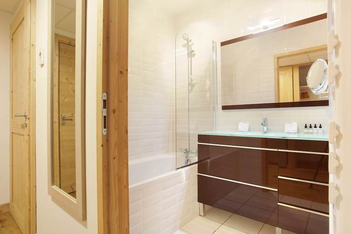 Imagen de la habitación del Hotel H&ocirc;tel Prestige Odalys Le Chamois. Foto 13