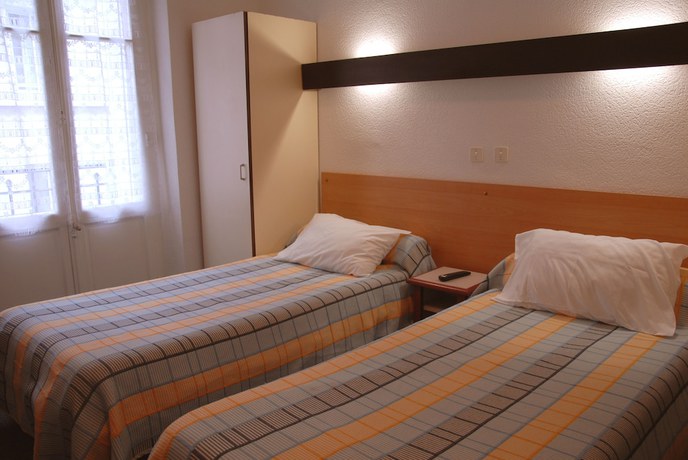 Imagen de la habitación del Hotel H&ocirc;tel Printania Lourdes. Foto 10