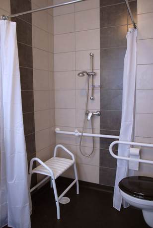 Imagen de la habitación del Hotel H&ocirc;tel Printania Lourdes. Foto 12