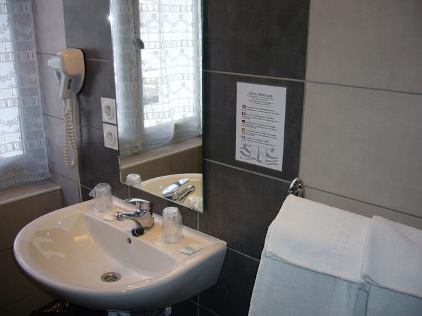 Imagen de la habitación del Hotel H&ocirc;tel Printania Lourdes. Foto 14