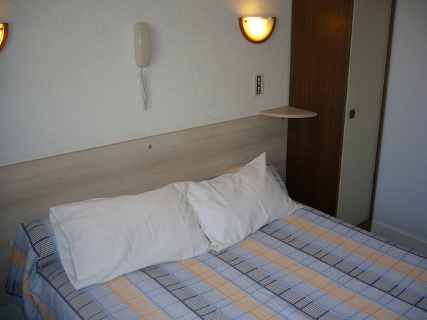 Imagen de la habitación del Hotel H&ocirc;tel Printania Lourdes. Foto 15
