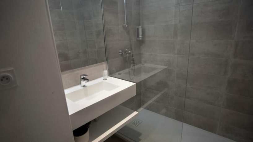 Imagen de la habitación del Hotel Hôtel Pyrène. Foto 13