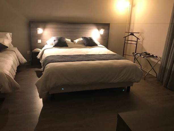 Imagen de la habitación del Hotel Hôtel Pyrène. Foto 16