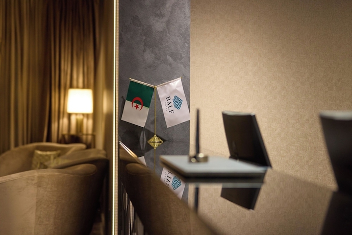 Imagen de los interiores del Hotel H&ocirc;tel RALF. Foto 16
