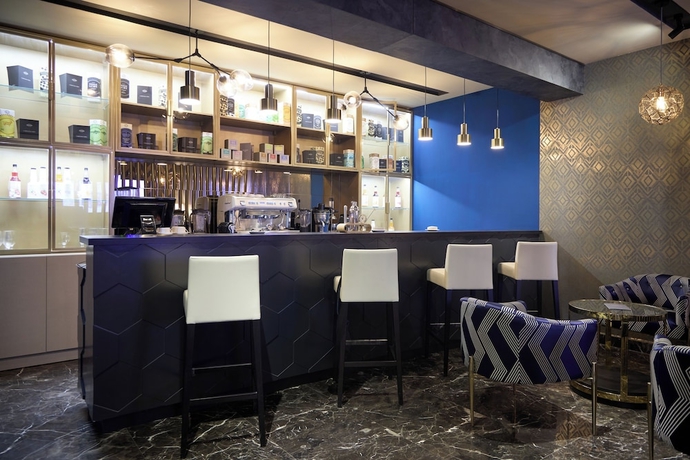 Imagen del bar/restaurante del Hotel H&ocirc;tel RALF. Foto 2