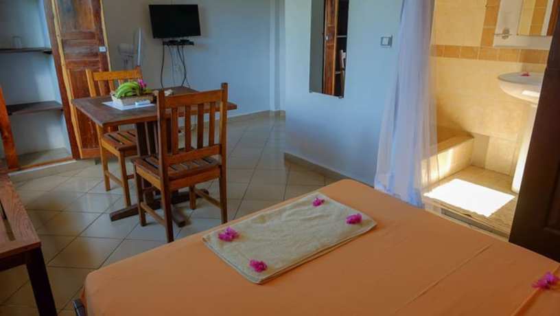 Imagen de la habitación del Hotel H&ocirc;tel R&eacute;sidence Au Sable Blanc. Foto 5