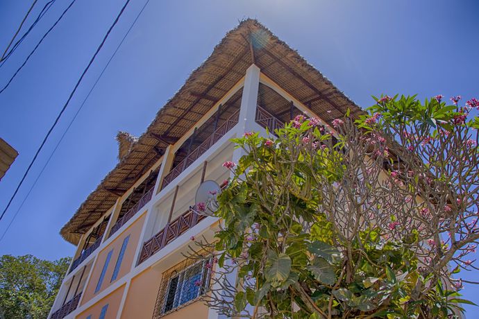 Imagen de los interiores del Hotel H&ocirc;tel R&eacute;sidence Au Sable Blanc. Foto 17