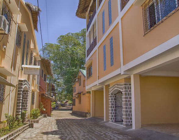 Imagen de los interiores del Hotel H&ocirc;tel R&eacute;sidence Au Sable Blanc. Foto 19