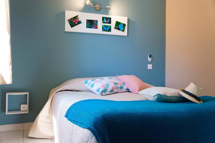 Imagen de la habitación del Hotel H&ocirc;tel R&eacute;sidence Les Peupliers. Foto 6