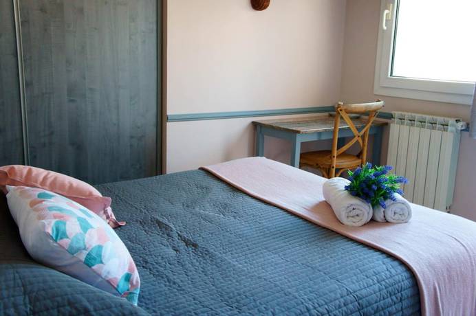 Imagen de la habitación del Hotel H&ocirc;tel R&eacute;sidence Les Peupliers. Foto 8