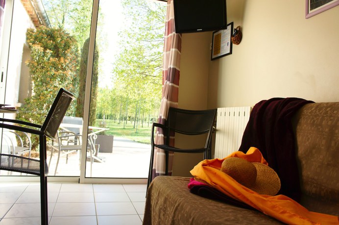 Imagen de la habitación del Hotel H&ocirc;tel R&eacute;sidence Les Peupliers. Foto 11