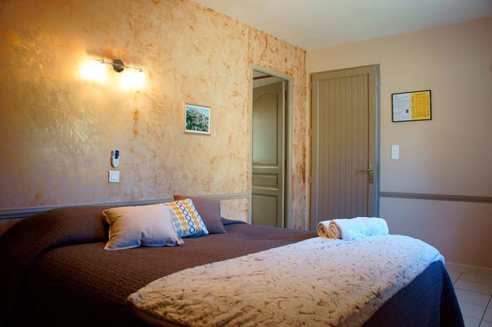 Imagen de la habitación del Hotel H&ocirc;tel R&eacute;sidence Les Peupliers. Foto 15