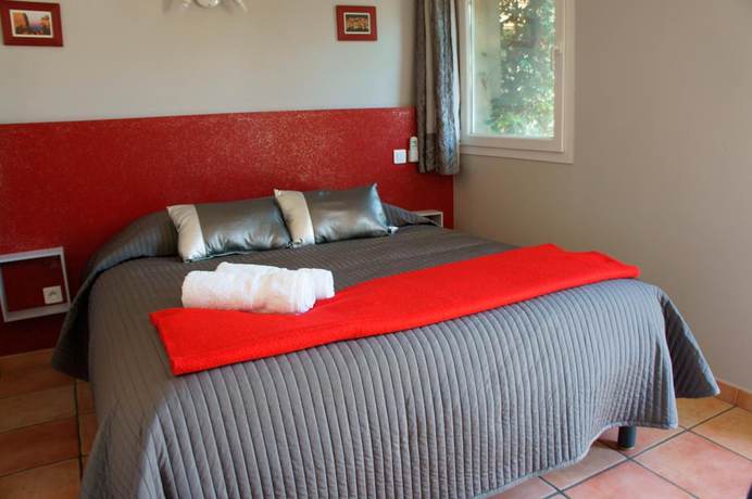 Imagen de la habitación del Hotel H&ocirc;tel R&eacute;sidence Les Peupliers. Foto 16