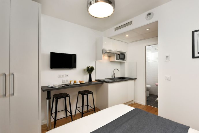 Imagen de la habitación del Hotel H&ocirc;tel R&eacute;sidence Montebello. Foto 6