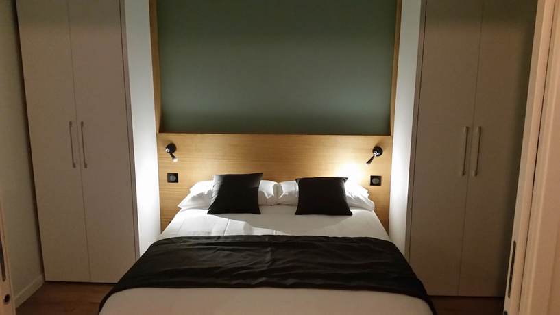 Imagen de la habitación del Hotel H&ocirc;tel R&eacute;sidence Montebello. Foto 12