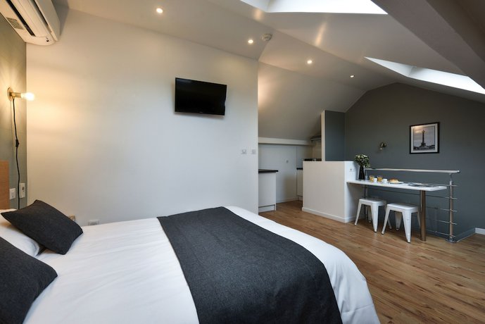 Imagen de la habitación del Hotel H&ocirc;tel R&eacute;sidence Montebello. Foto 14