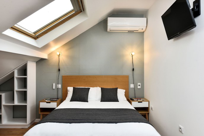 Imagen de la habitación del Hotel H&ocirc;tel R&eacute;sidence Montebello. Foto 15