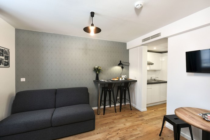 Imagen de la habitación del Hotel H&ocirc;tel R&eacute;sidence Montebello. Foto 17