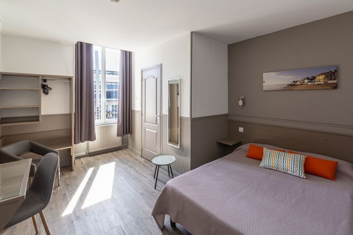 Imagen de la habitación del Hotel H&ocirc;tel Regina, Burdeos. Foto 5