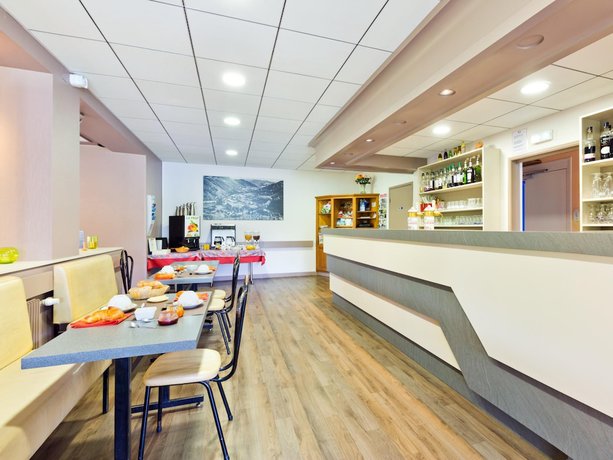 Imagen del bar/restaurante del Hotel H&ocirc;tel Restaurant Belle Vue. Foto 3