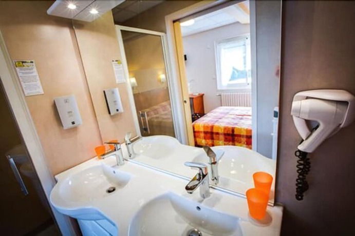 Imagen de la habitación del Hotel H&ocirc;tel Restaurant Belle Vue. Foto 7