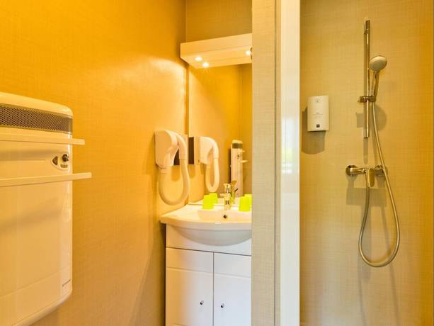 Imagen de la habitación del Hotel H&ocirc;tel Restaurant Belle Vue. Foto 16