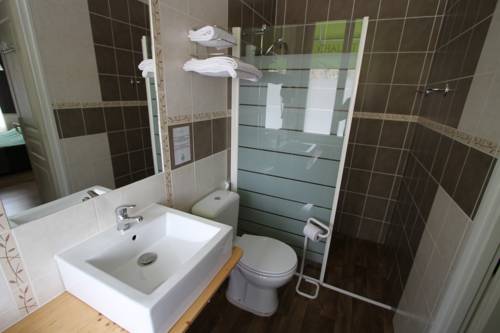 Imagen de la habitación del Hotel H&ocirc;tel Restaurant Chal&eacute;at Sapet. Foto 16