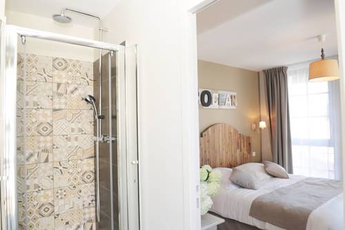 Imagen de la habitación del Hotel H&ocirc;tel Restaurant Corto Maltese. Foto 9