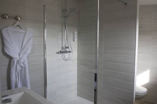Imagen de la habitación del Hotel H&ocirc;tel Restaurant Des Remparts. Foto 5