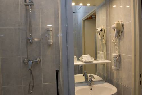 Imagen de la habitación del Hotel H&ocirc;tel Restaurant Des Remparts. Foto 11