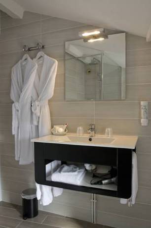 Imagen de la habitación del Hotel H&ocirc;tel Restaurant Des Remparts. Foto 15